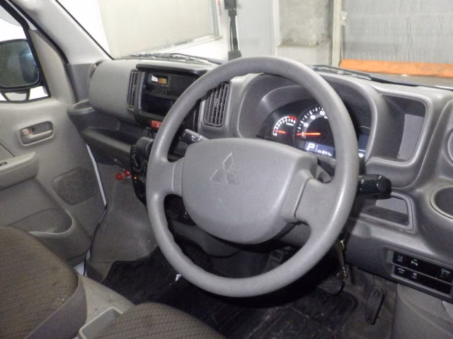 MITSUBISHI MINICAB
