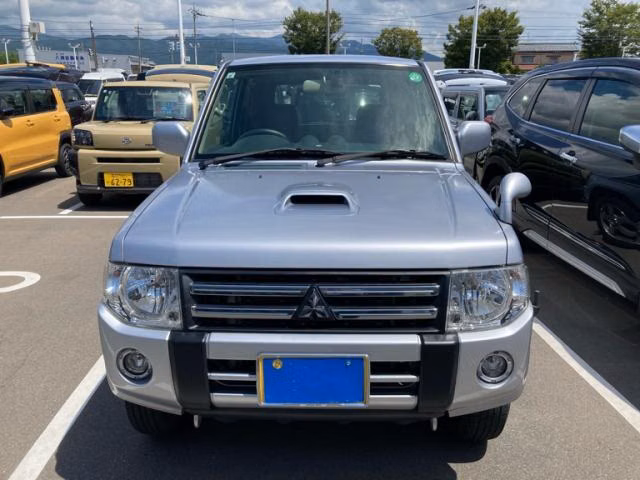 MITSUBISHI PAJERO MINI
