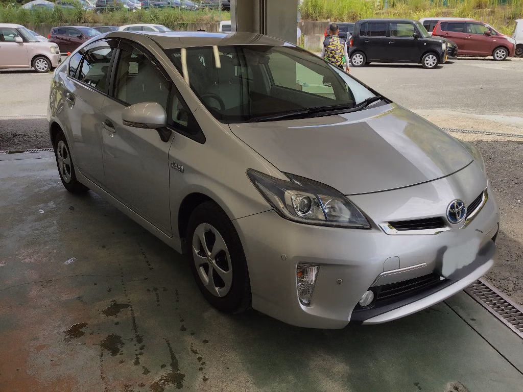 TOYOTA PRIUS PHV