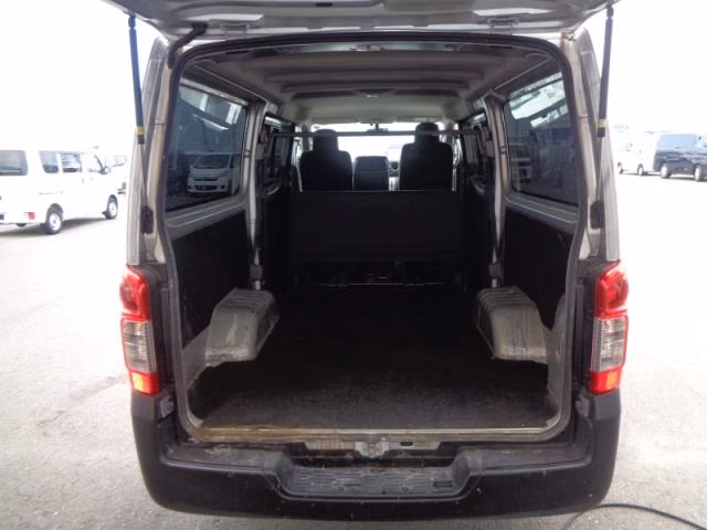 NISSAN NV350 CARAVAN