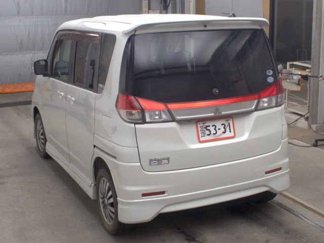 MITSUBISHI DELICA D:2