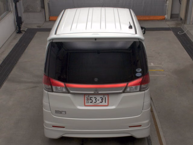 MITSUBISHI DELICA D:2