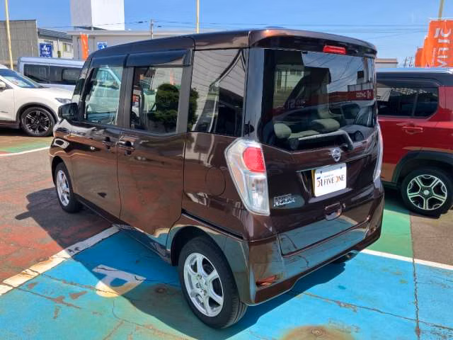 NISSAN DAYZ ROOX