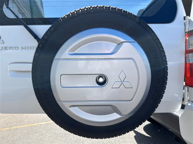 MITSUBISHI PAJERO MINI