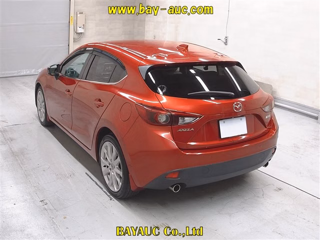 MAZDA AXELA