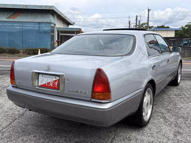 TOYOTA CROWN MAJESTA