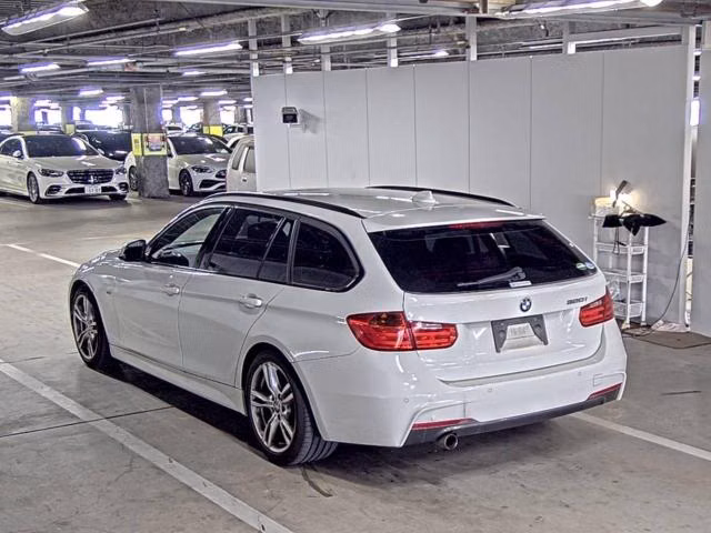 BMW 3-SERIES