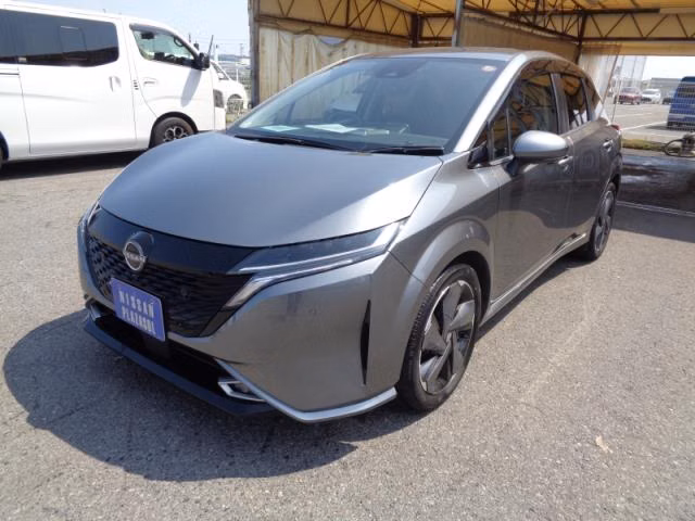 NISSAN AURA