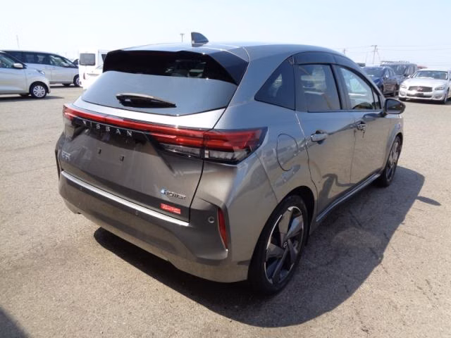 NISSAN AURA