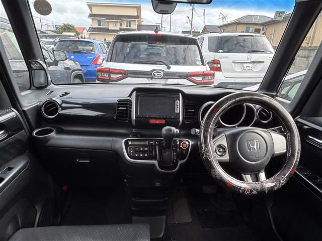 HONDA N-BOX