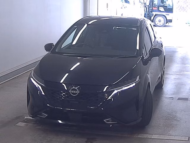 NISSAN AURA