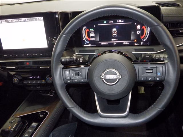 NISSAN AURA