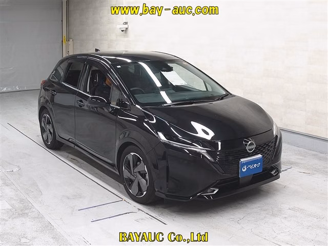 NISSAN AURA