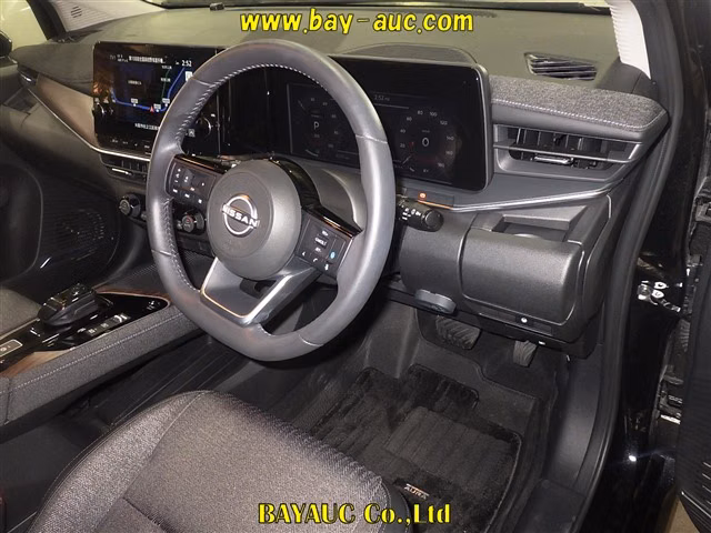 NISSAN AURA
