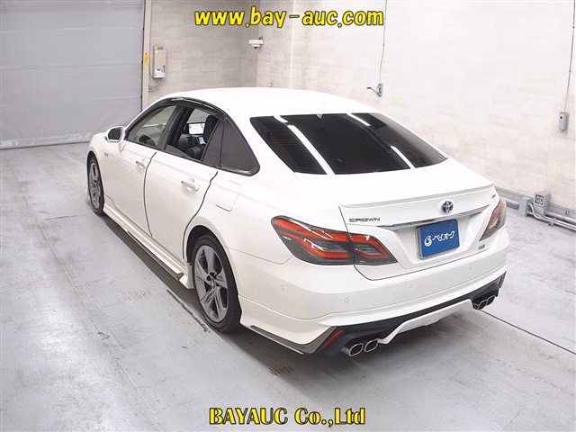 TOYOTA CROWN