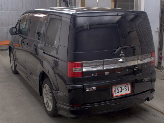 MITSUBISHI DELICA D:5