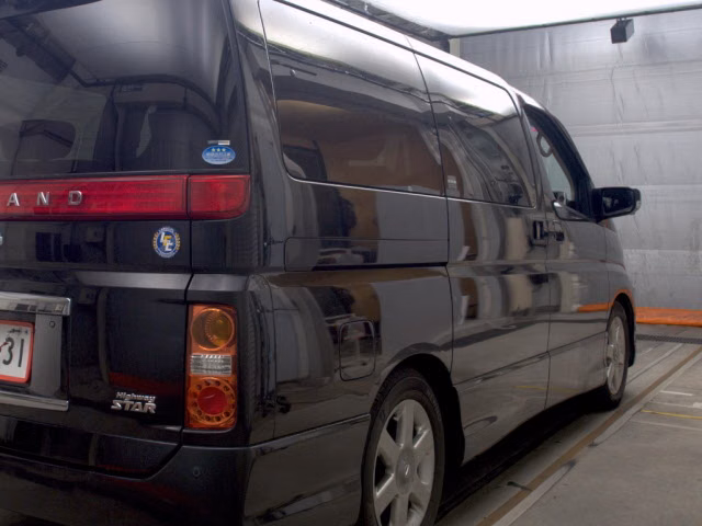 NISSAN ELGRAND