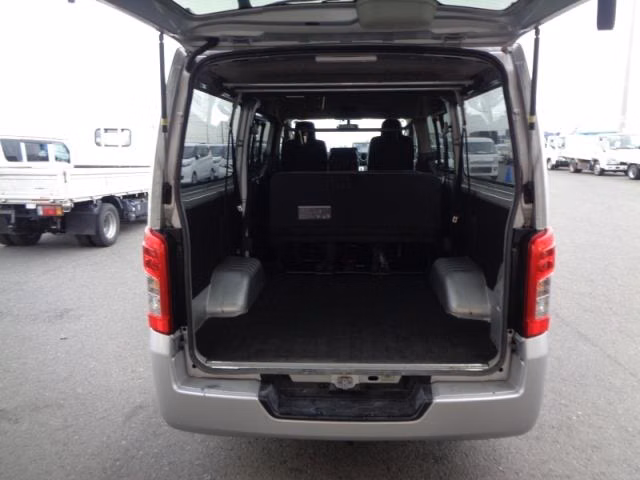 NISSAN NV350 CARAVAN