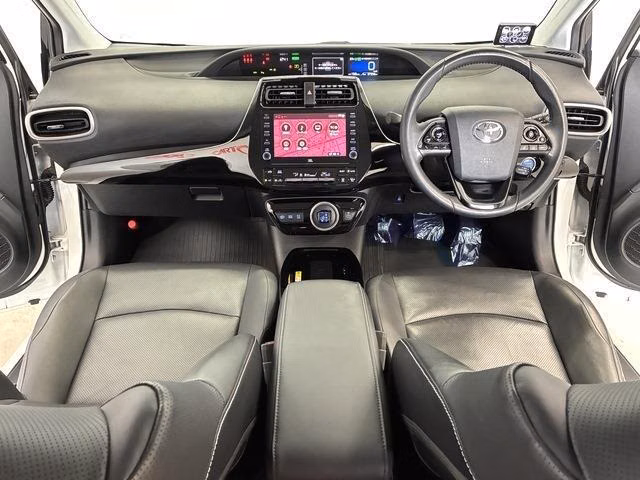 TOYOTA PRIUS PHV