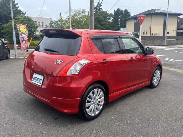 SUZUKI SWIFT