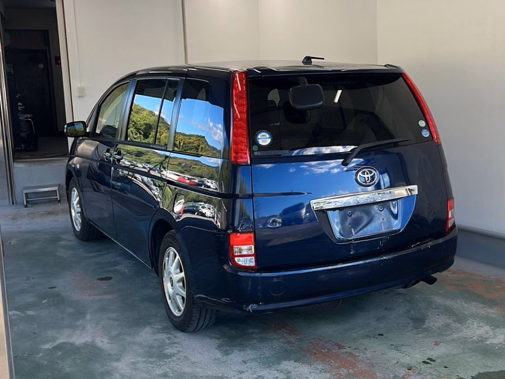 TOYOTA ISIS