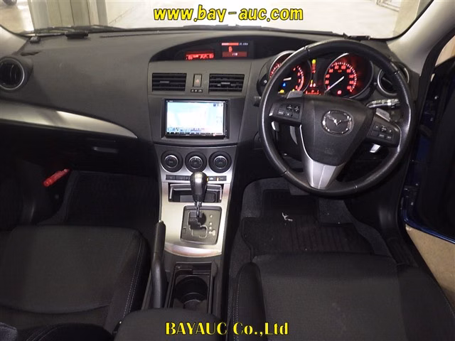MAZDA AXELA
