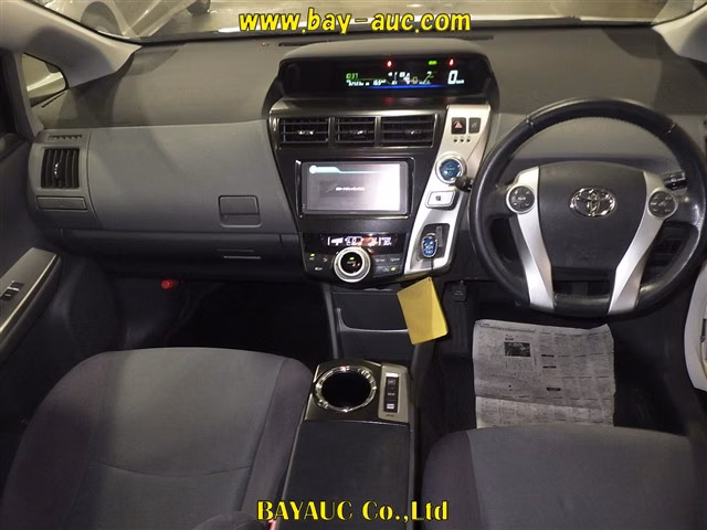 TOYOTA PRIUS ALPHA