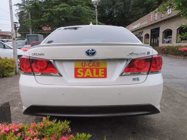 TOYOTA CROWN