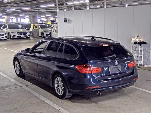BMW 3-SERIES