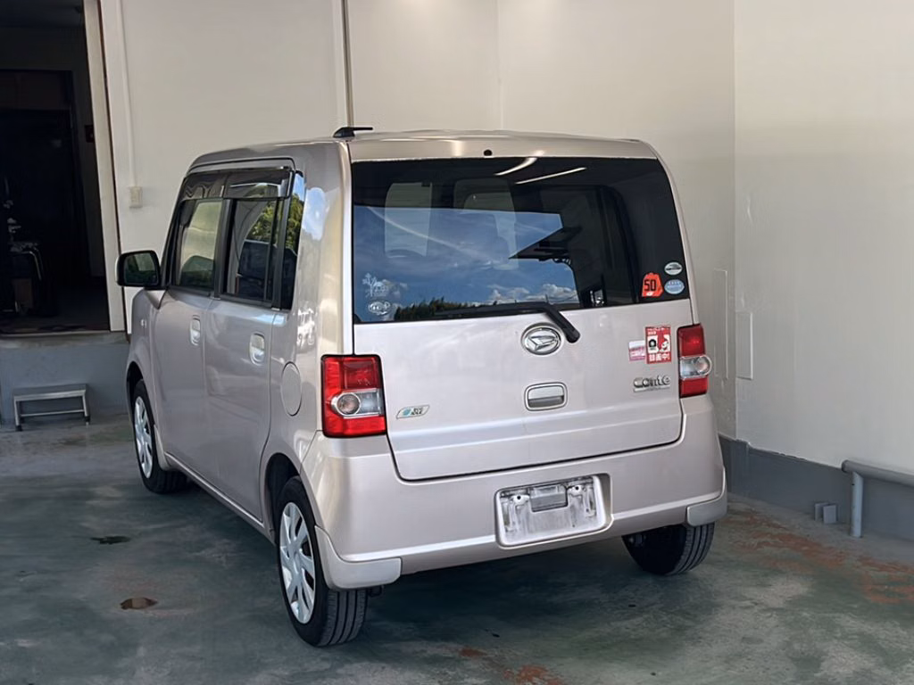 DAIHATSU MOVE CONTE