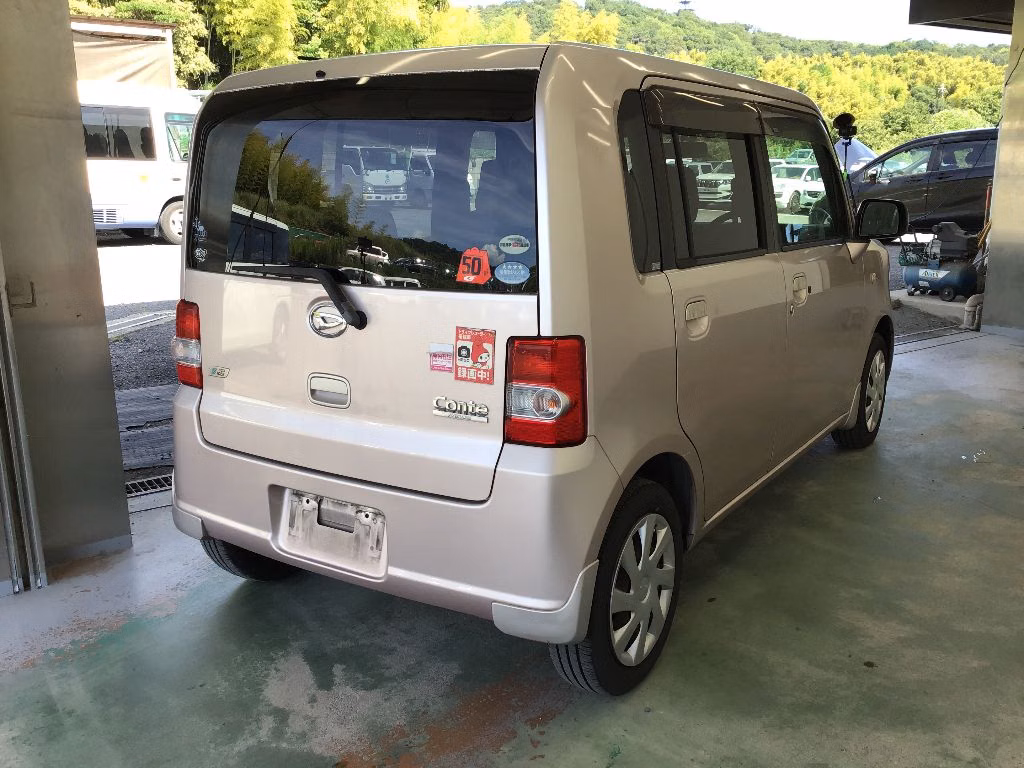 DAIHATSU MOVE CONTE