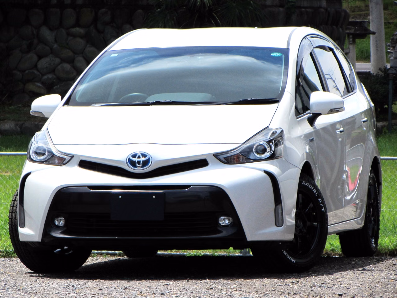 TOYOTA PRIUS ALPHA