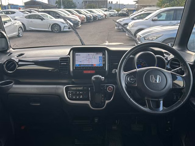 HONDA N-BOX