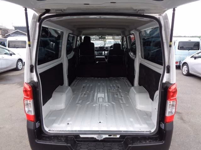 NISSAN CARAVAN