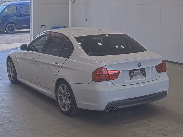 BMW 3-SERIES