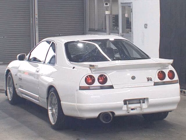 NISSAN SKYLINE GT-R