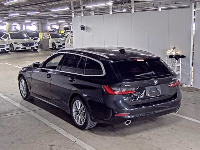 BMW 3-SERIES