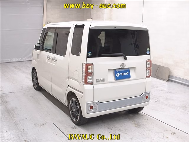 TOYOTA PIXIS MEGA