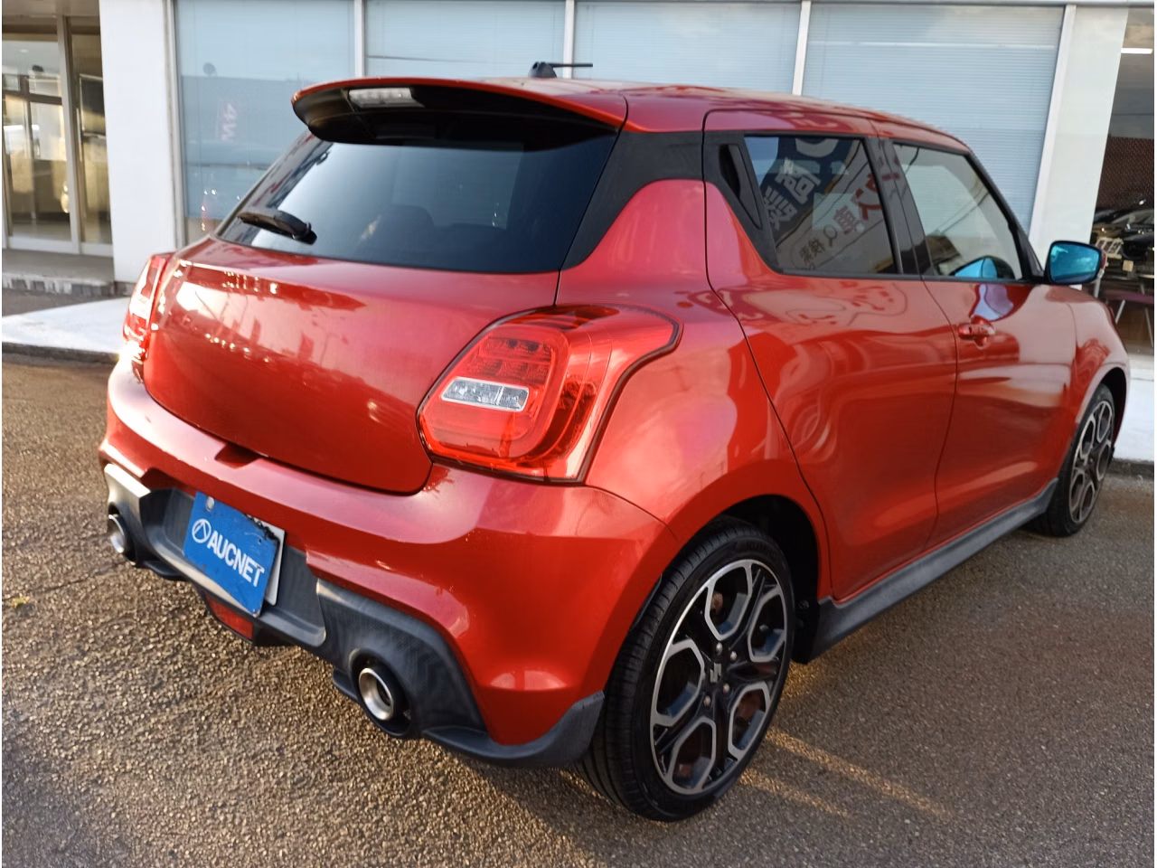 SUZUKI SWIFT