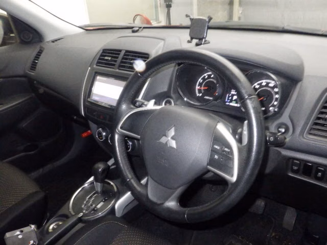 MITSUBISHI RVR