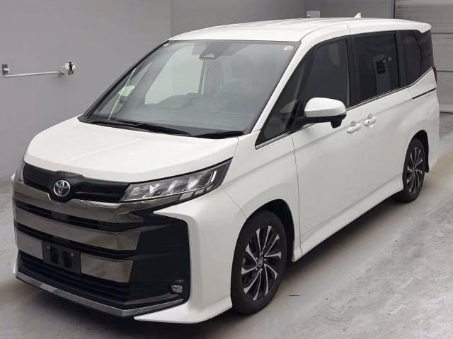 TOYOTA NOAH