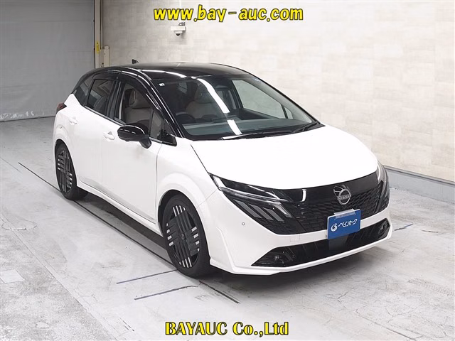 NISSAN AURA