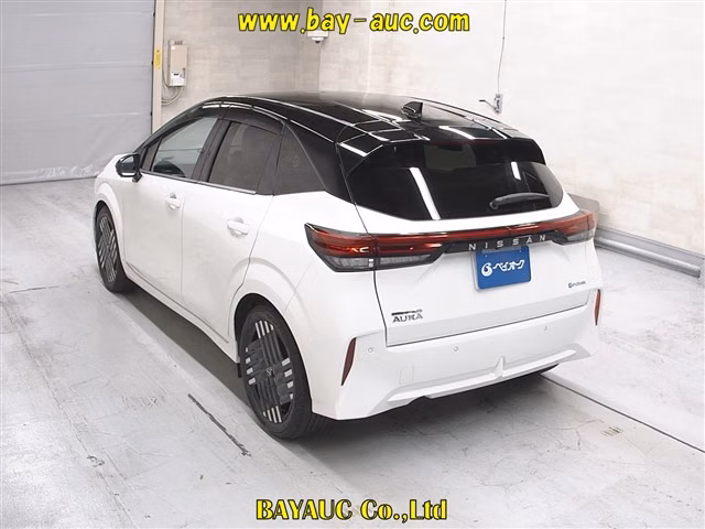 NISSAN AURA