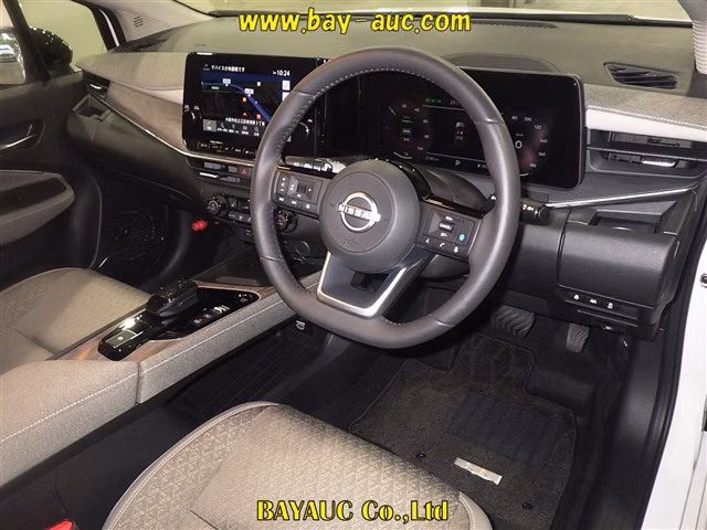 NISSAN AURA