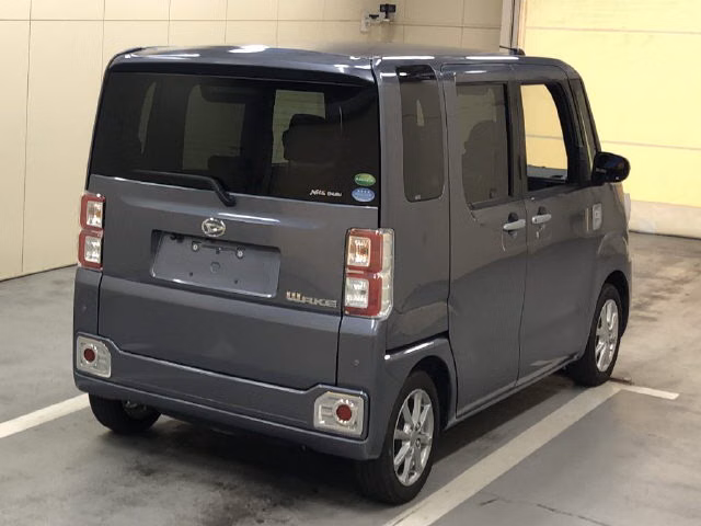DAIHATSU WAKE