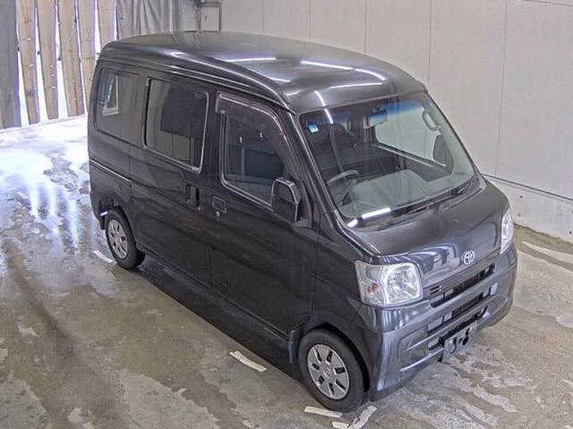 TOYOTA PIXIS VAN