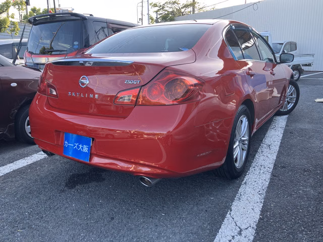 NISSAN SKYLINE