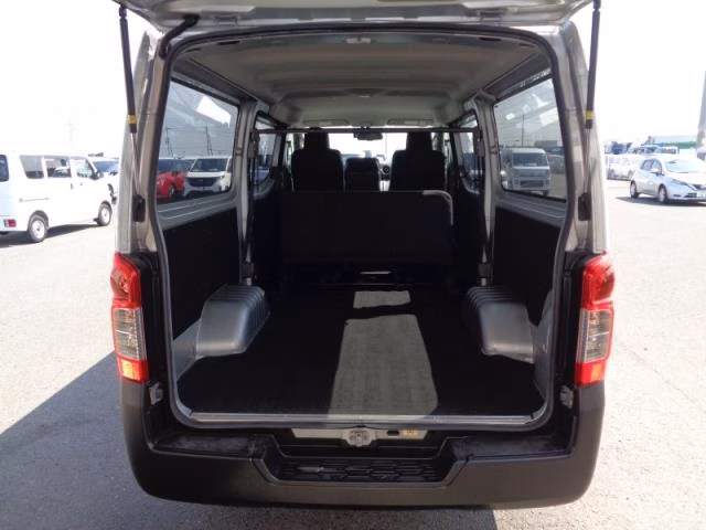 NISSAN NV350 CARAVAN