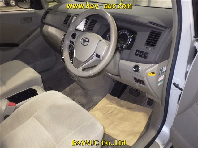 TOYOTA ISIS