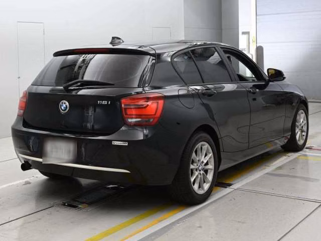 BMW 1-SERIES